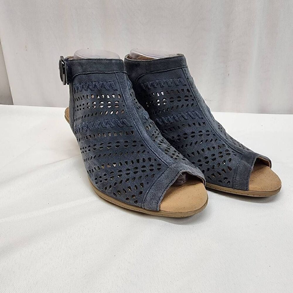 Earth Size 8 Indigo Carson Hamden Suede Peep Toe Mid-Heel Sandals M